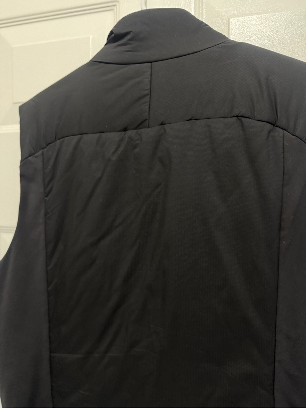 Lululemon Men's Insulated Black Puffer Vest I excellent conditions - Picture 8 of 15